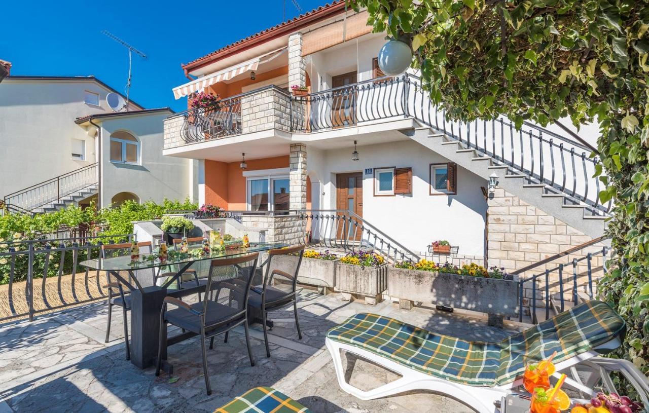 Apartments Loredana Porec Exterior photo