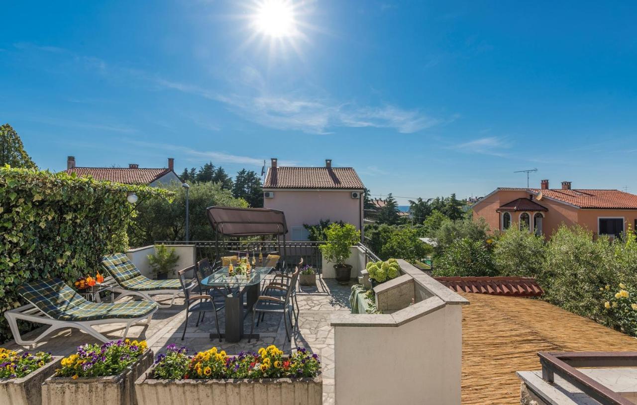 Apartments Loredana Porec Exterior photo