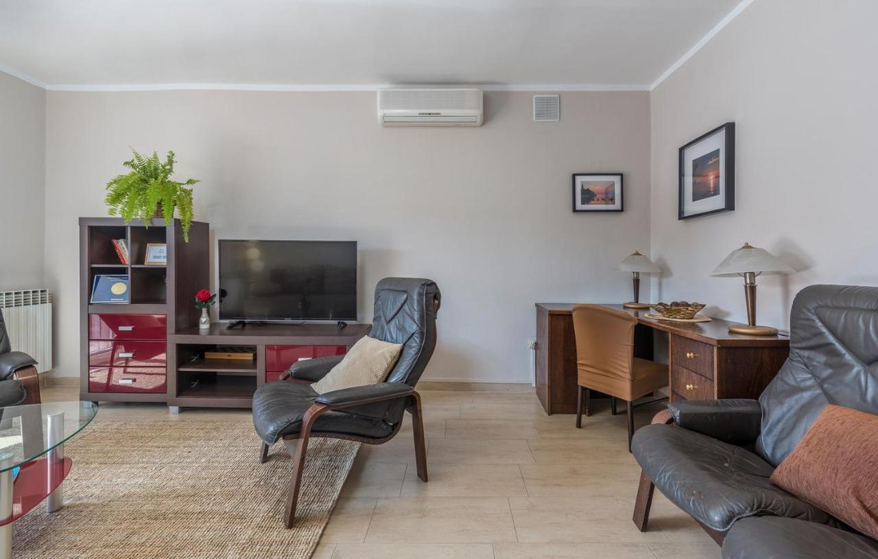 Apartments Loredana Porec Exterior photo