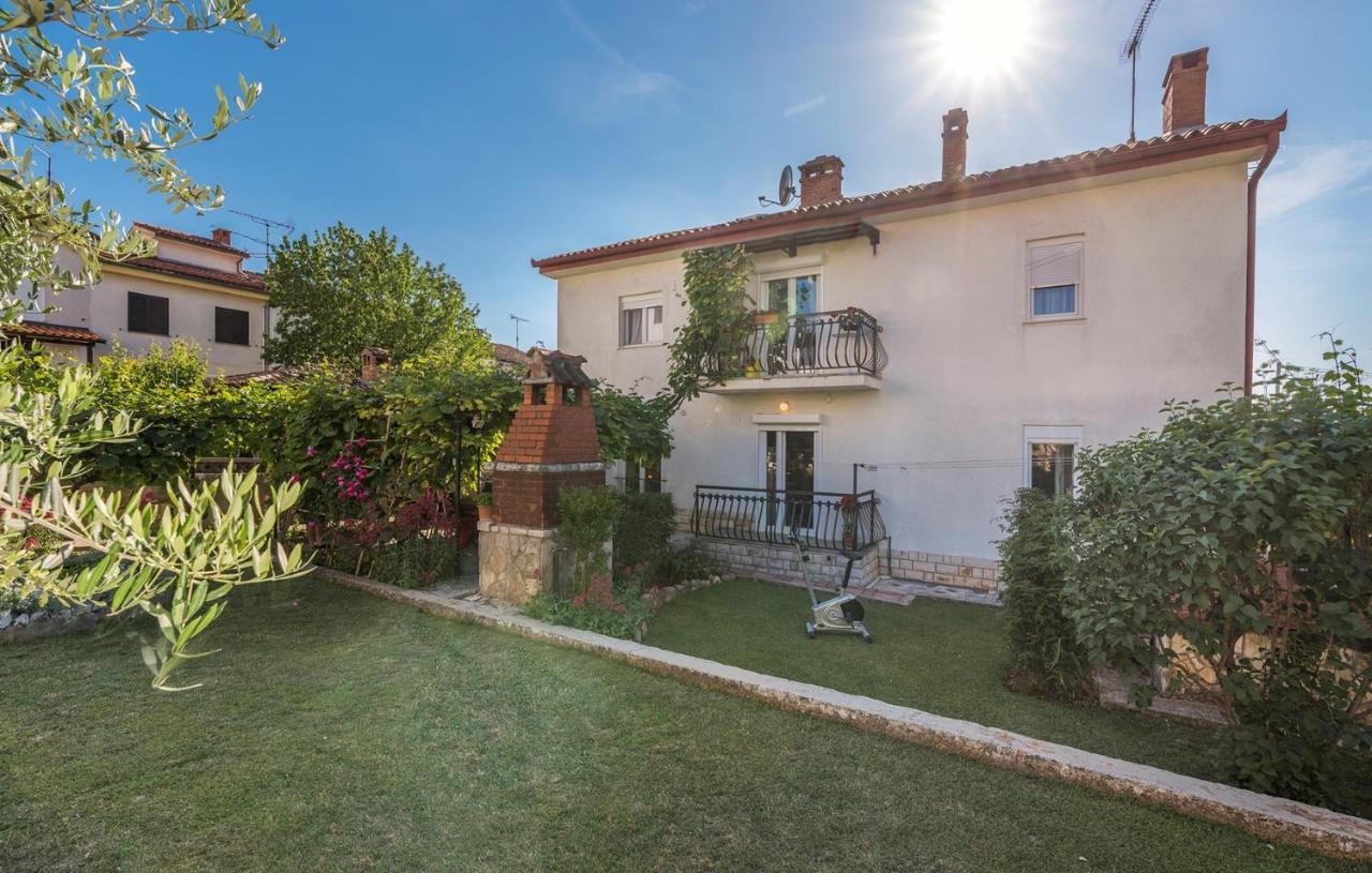 Apartments Loredana Porec Exterior photo