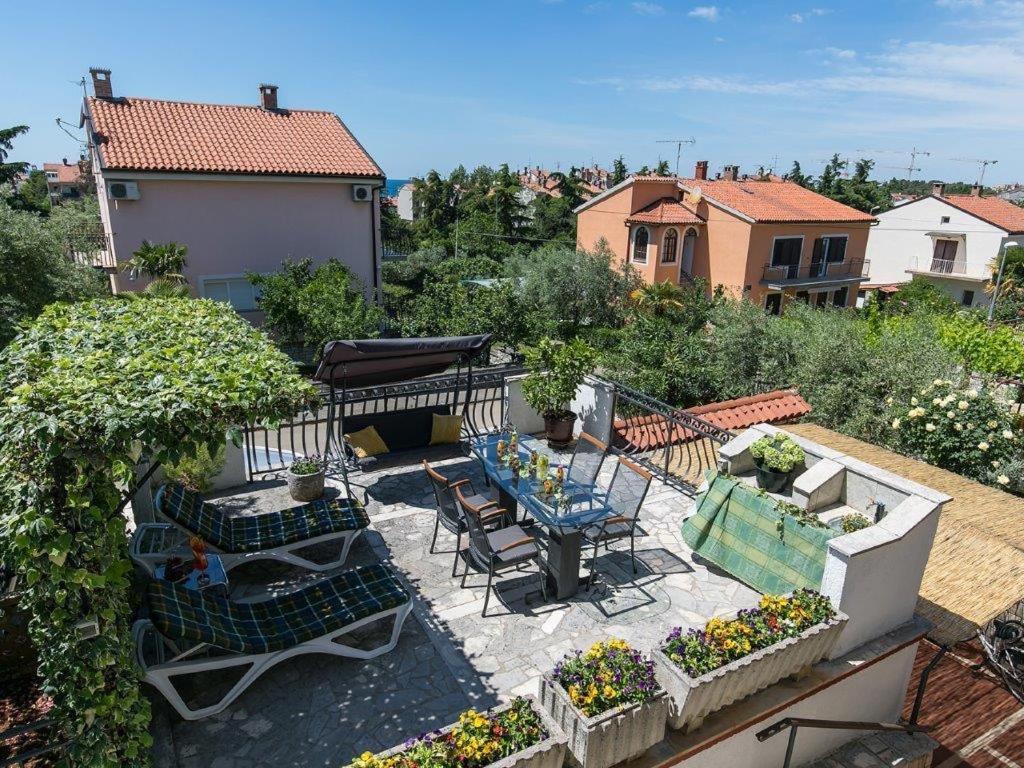 Apartments Loredana Porec Exterior photo
